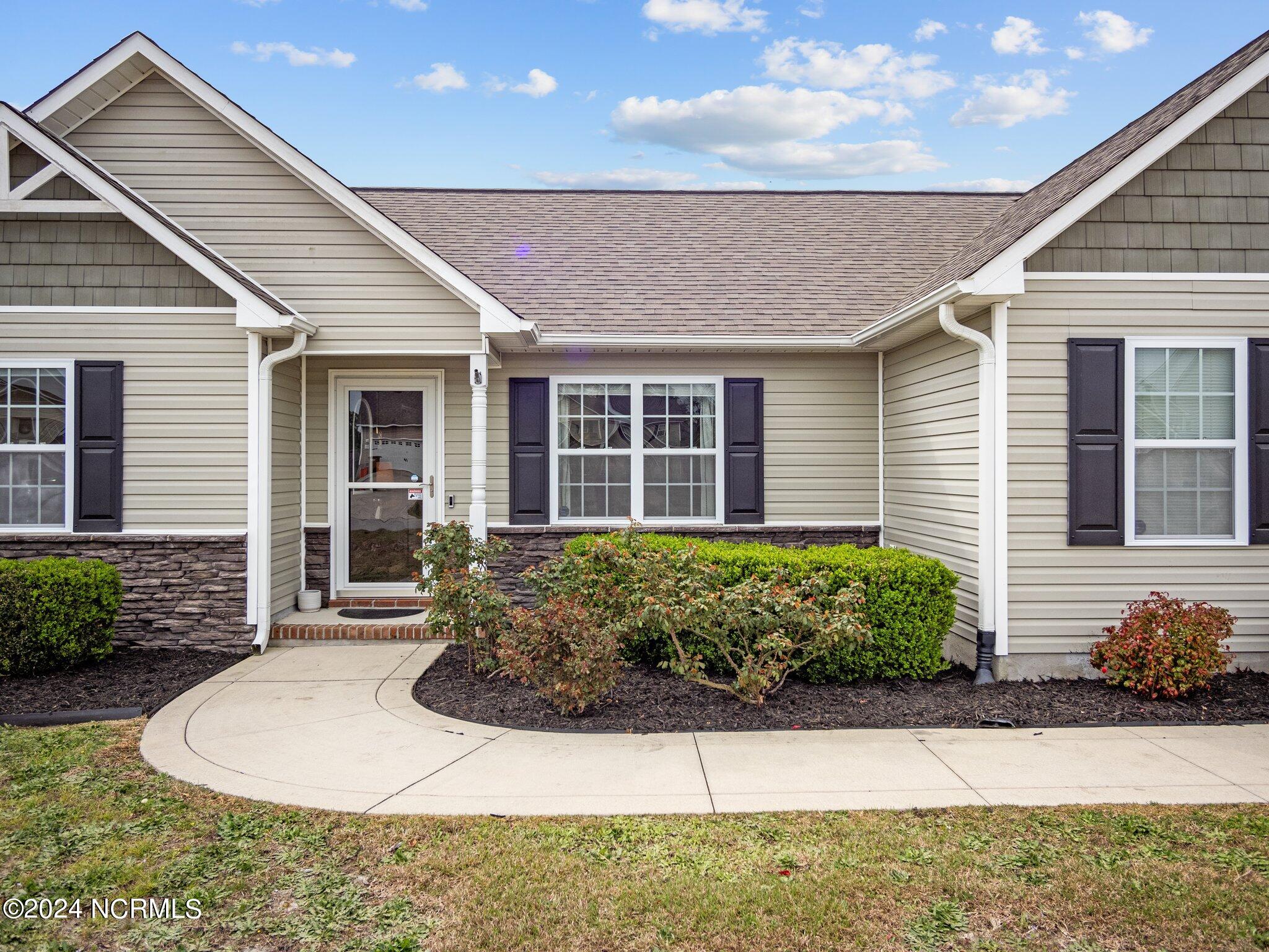 310 Sinclair Lane Hubert, NC 28539 - Photo 4 of 42 3-web-or-mls-P3218770