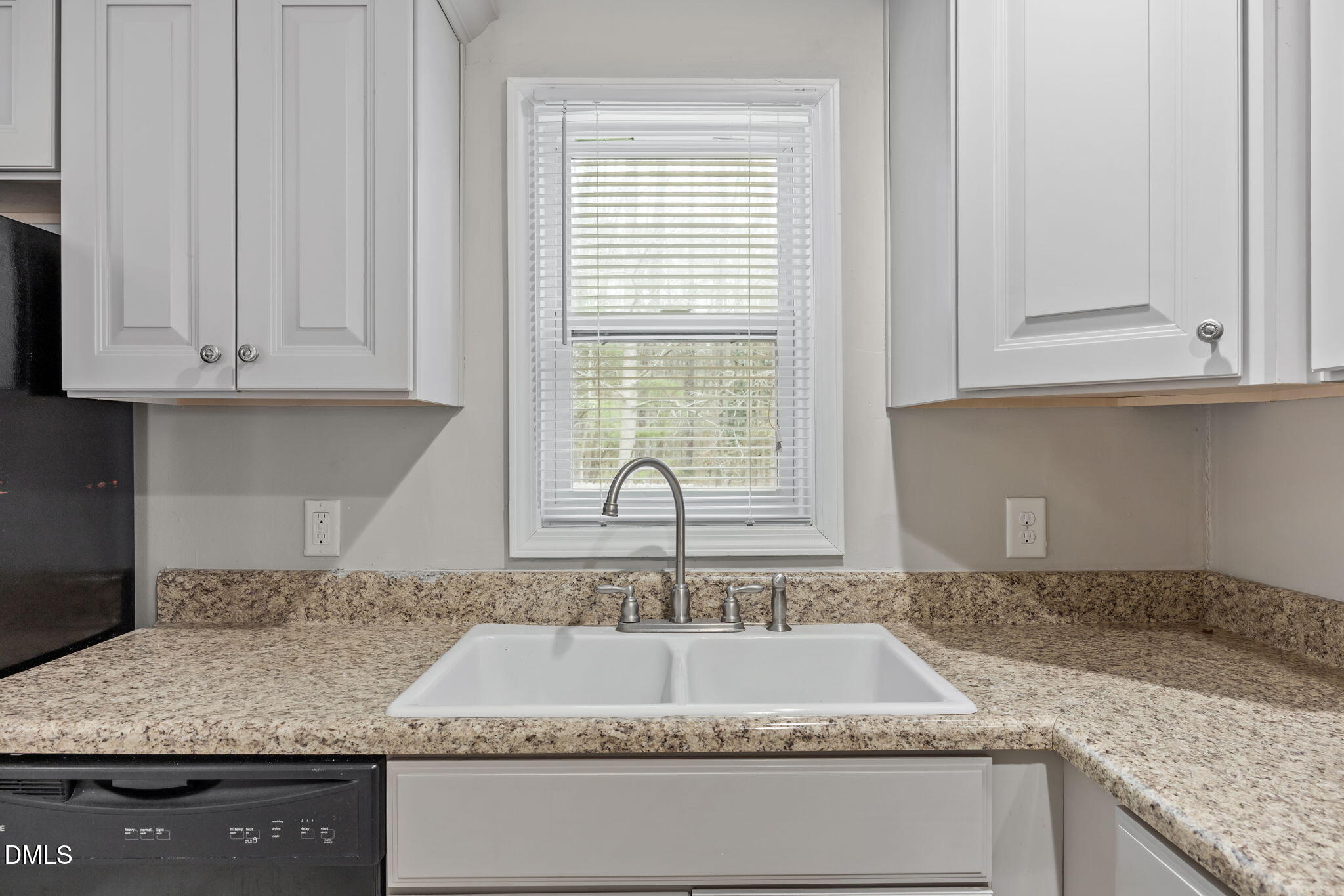 226 Lakeview Drive Spring Lake, NC 28390 - Photo 12 of 44 Picture (12)