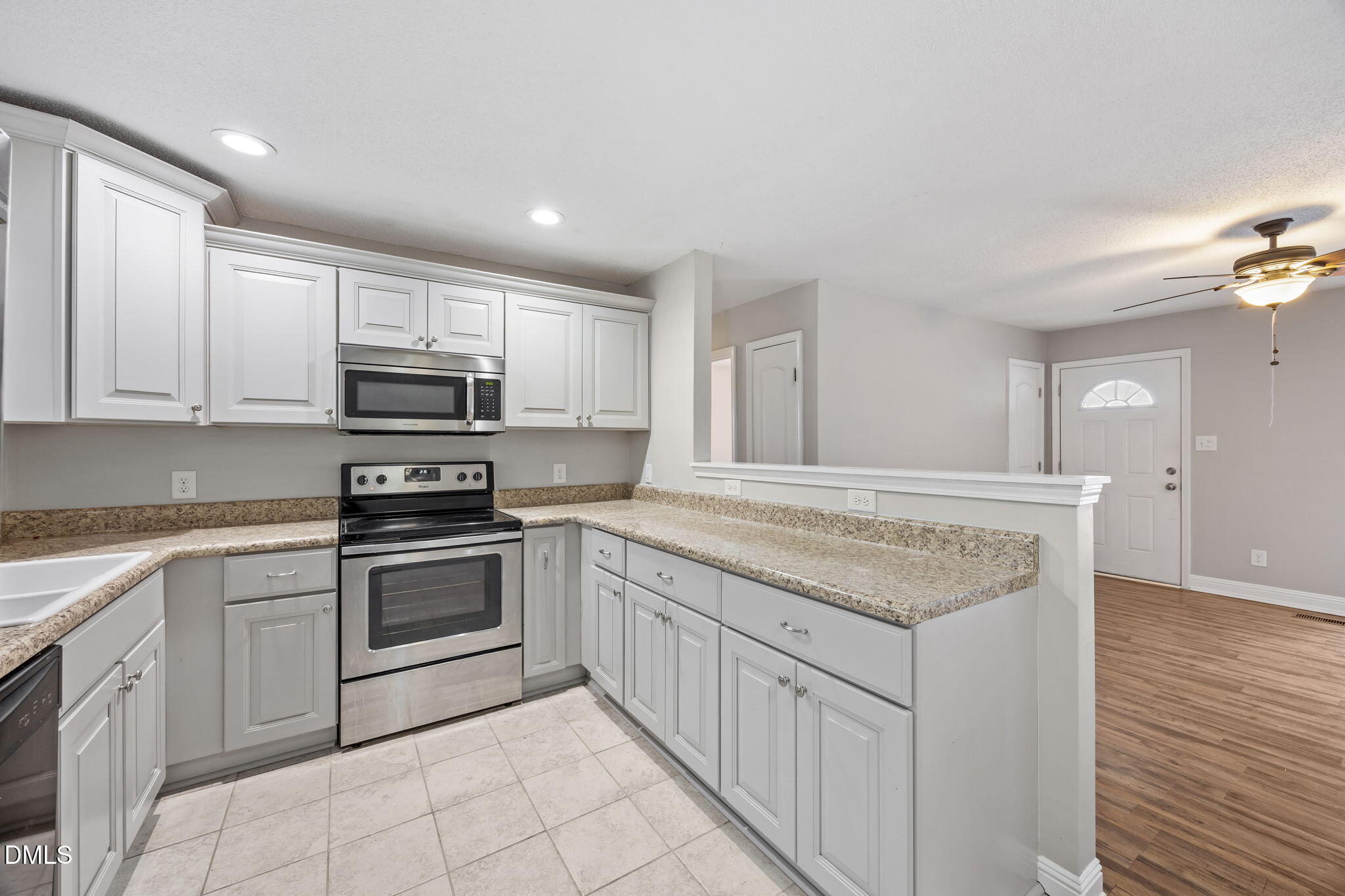 226 Lakeview Drive Spring Lake, NC 28390 - Photo 13 of 44 Picture (13)