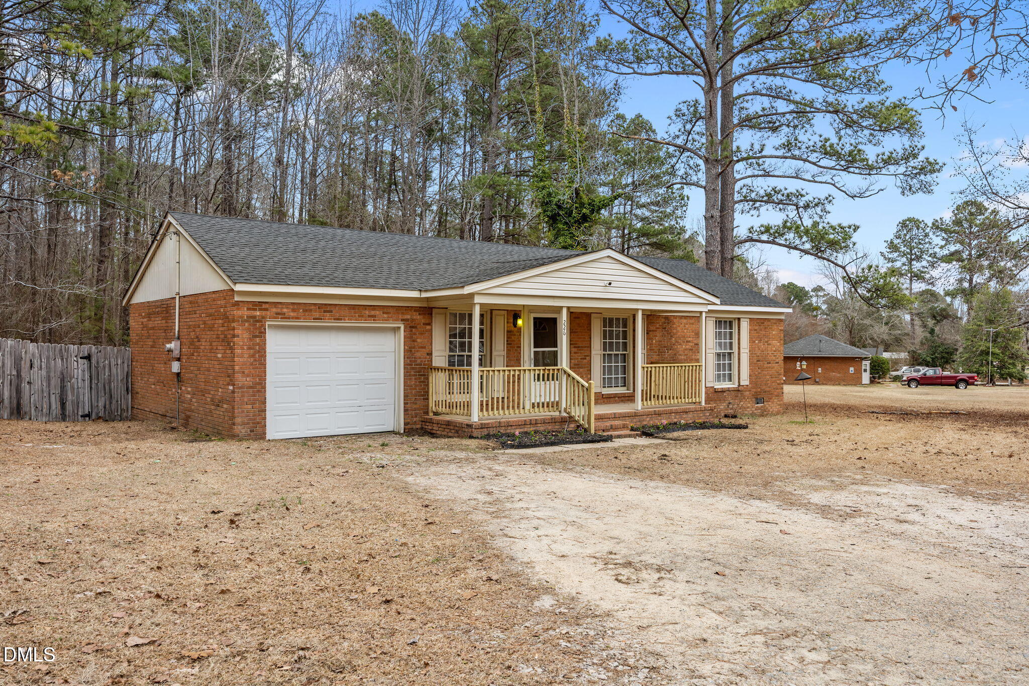 226 Lakeview Drive Spring Lake, NC 28390 - Photo 4 of 44 Picture (4)