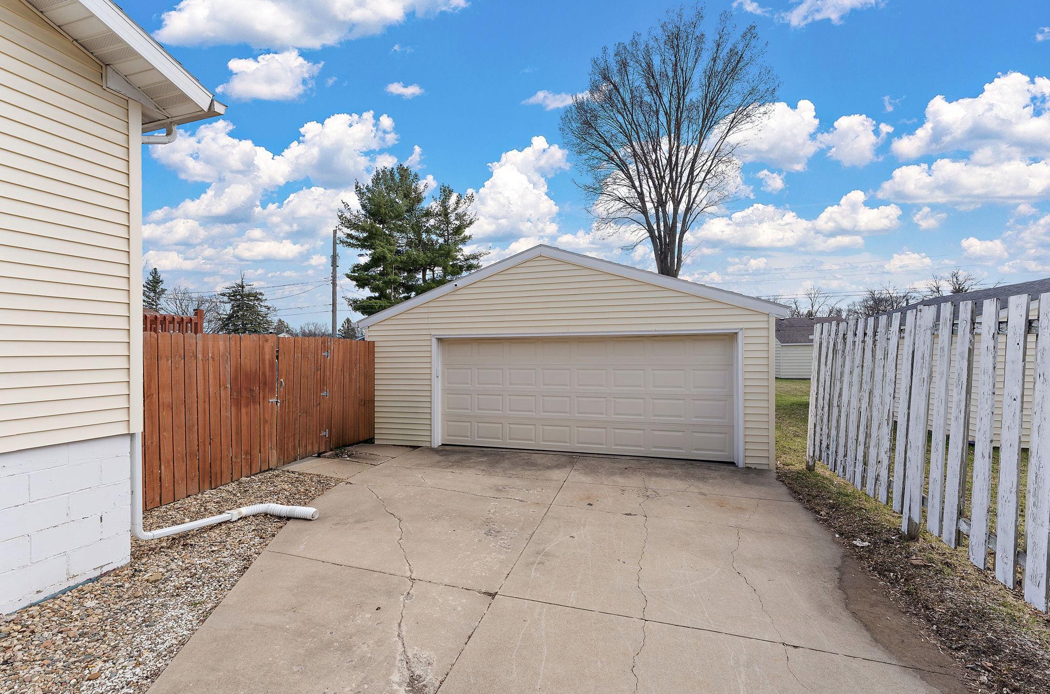 1866 38th Street Northwest Rochester, MN 55901 - Photo 41 of 50