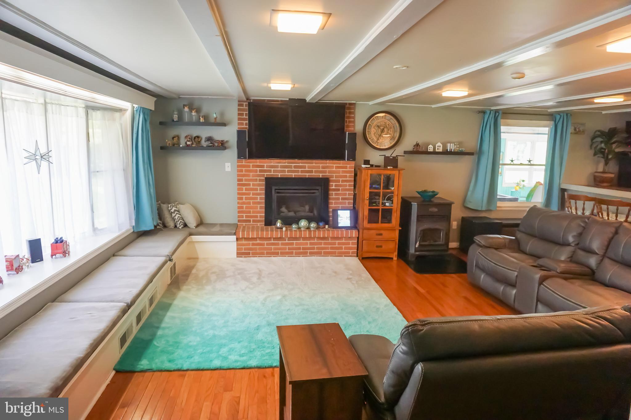 4239 Hecktown Road Bethlehem, PA 18020 - Photo 5 of 29 Gallery Image 5