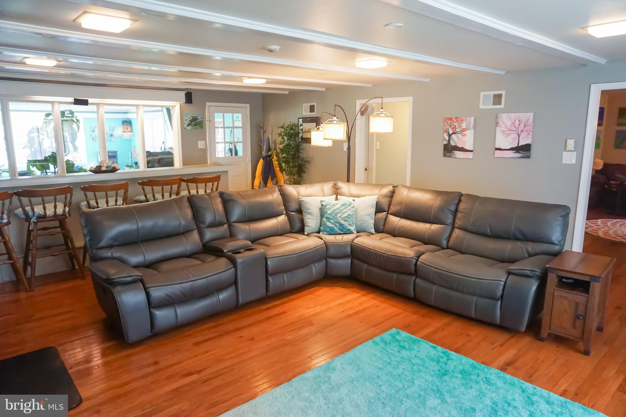 4239 Hecktown Road Bethlehem, PA 18020 - Photo 7 of 29 Gallery Image 7