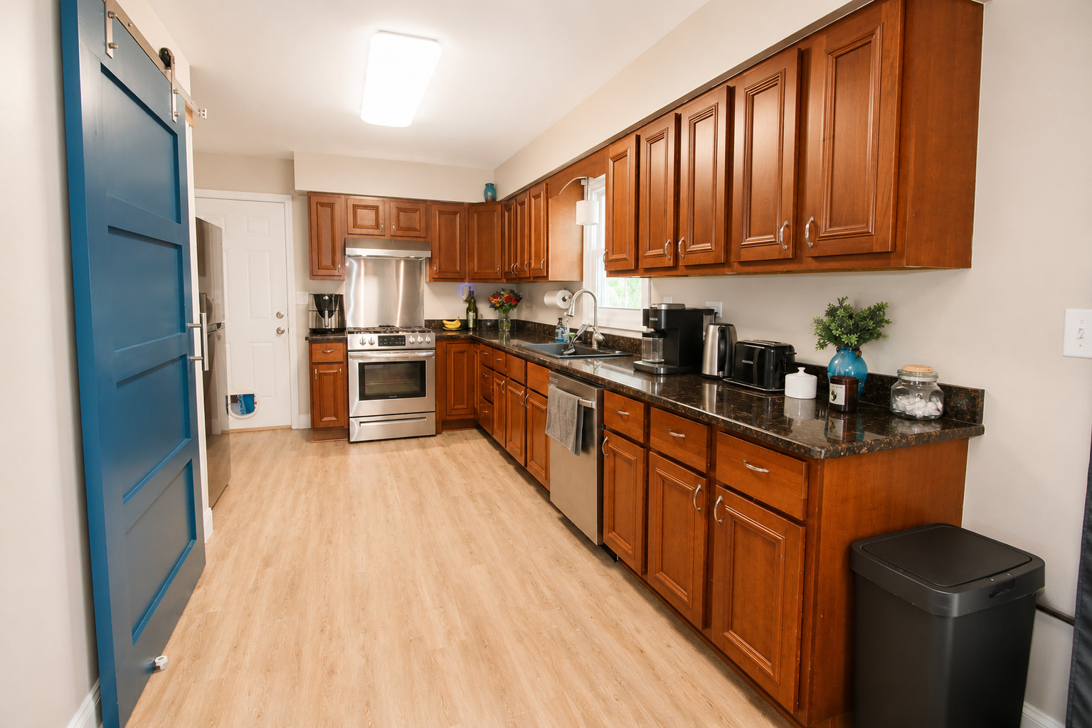 317 Hillside Road New Lenox, IL 60451 - Photo 10 of 22 Gallery Image 10