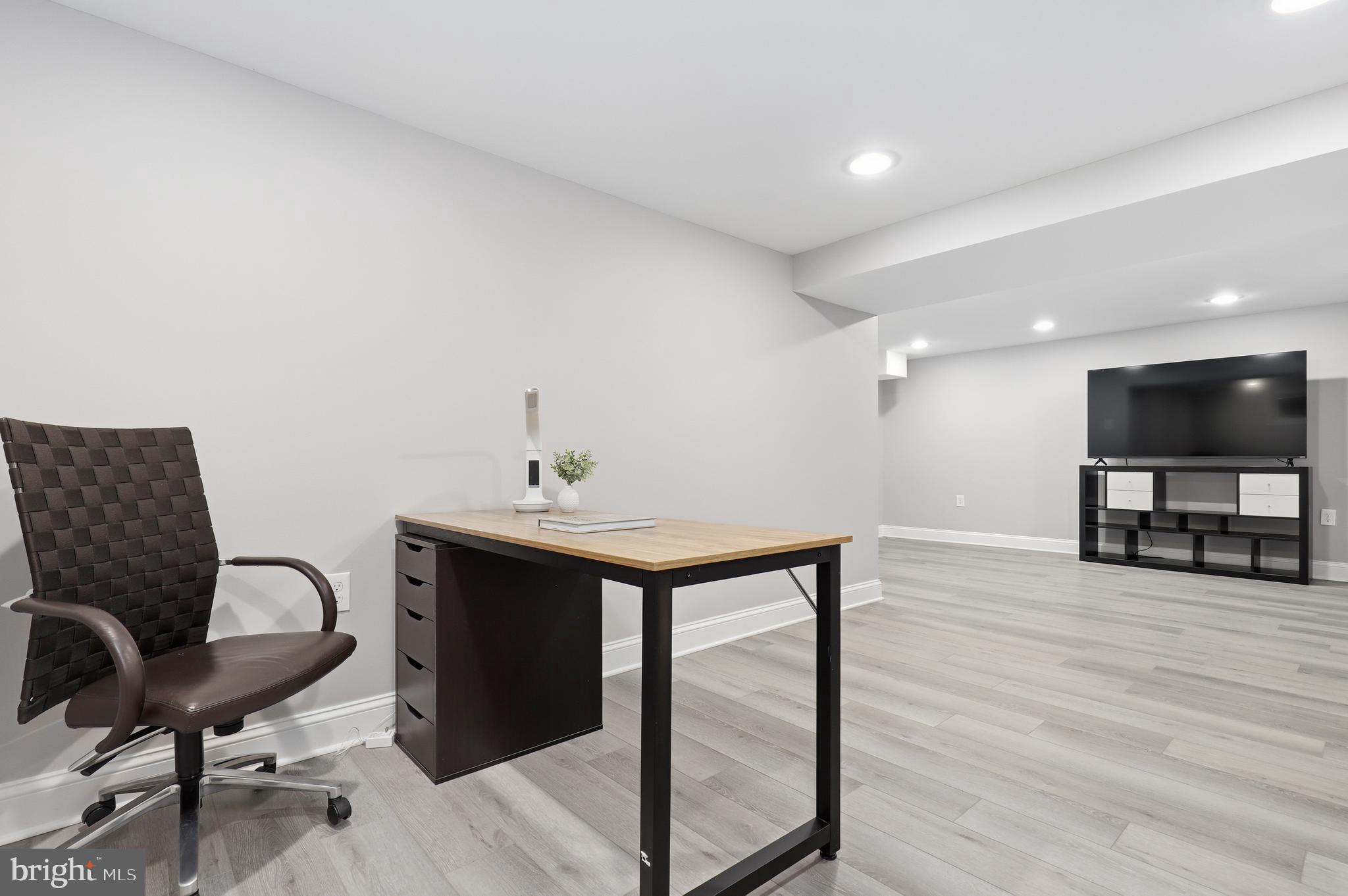 6401 Greentree Road Bethesda, MD 20817 - Photo 36 of 46