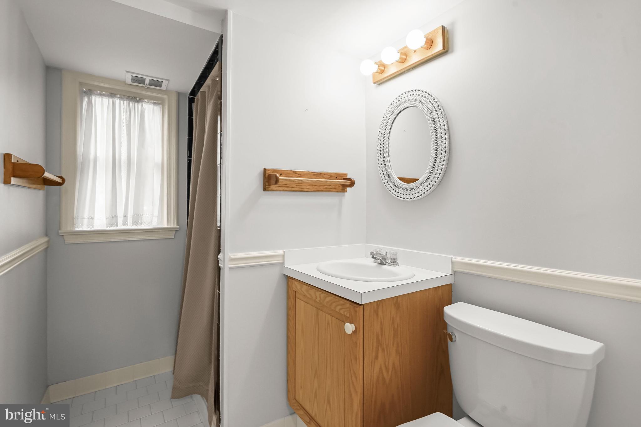 9720 Byeforde Road Kensington, MD 20895 - Photo 17 of 21 Hall Bath