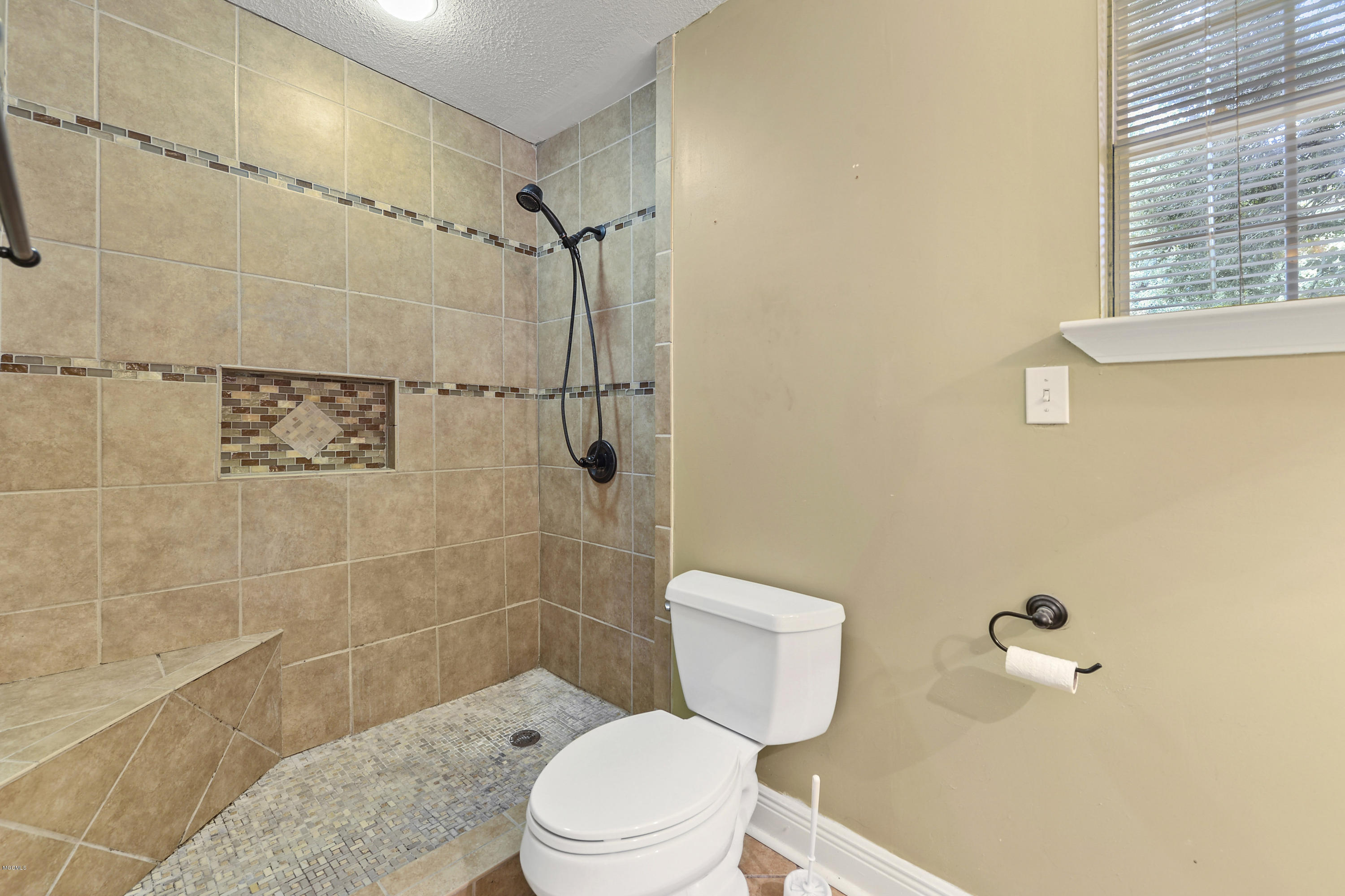 8473 Mary Road Biloxi, MS 39532 - Photo 14 of 24 014