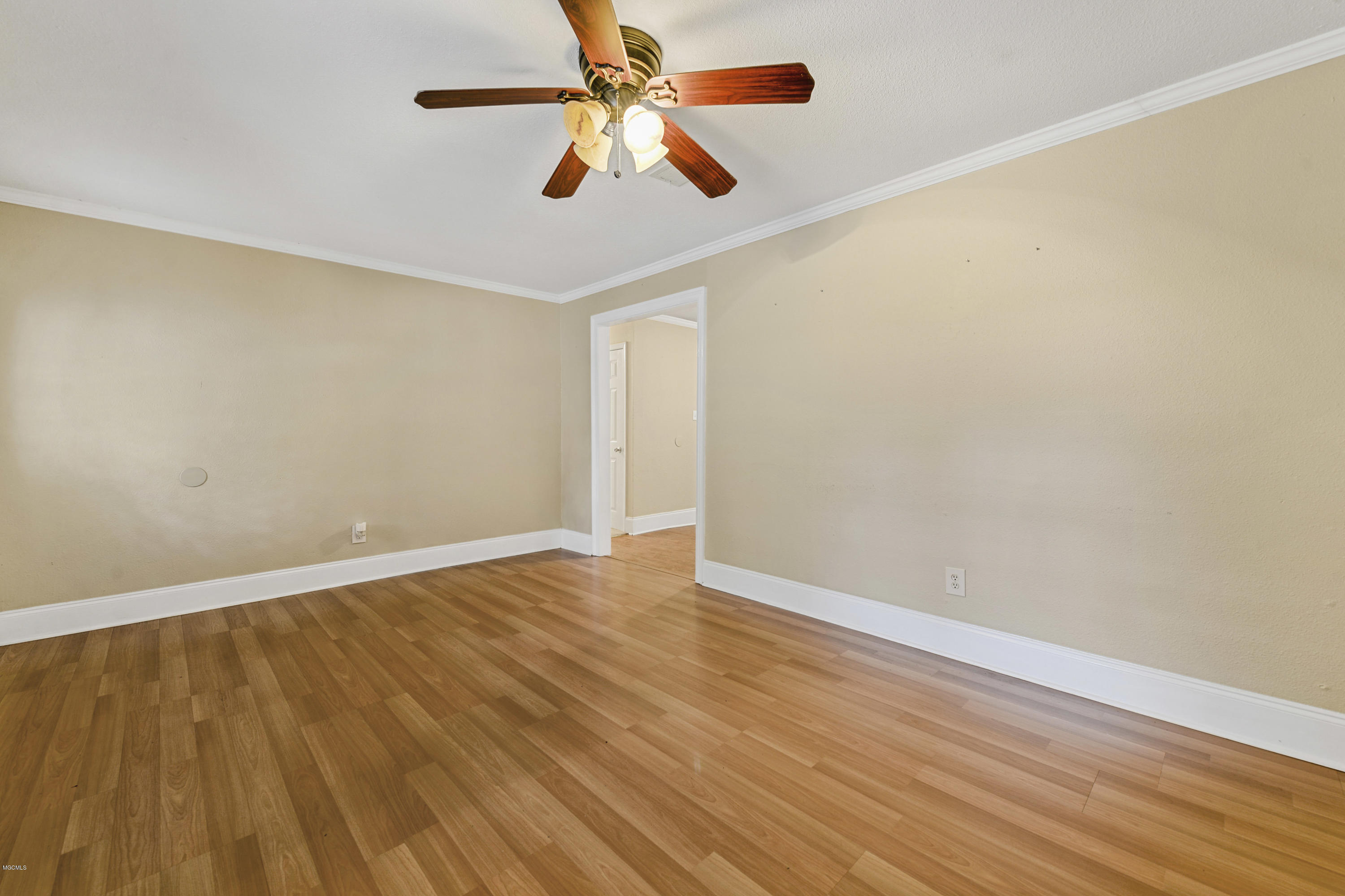 8473 Mary Road Biloxi, MS 39532 - Photo 5 of 24 005