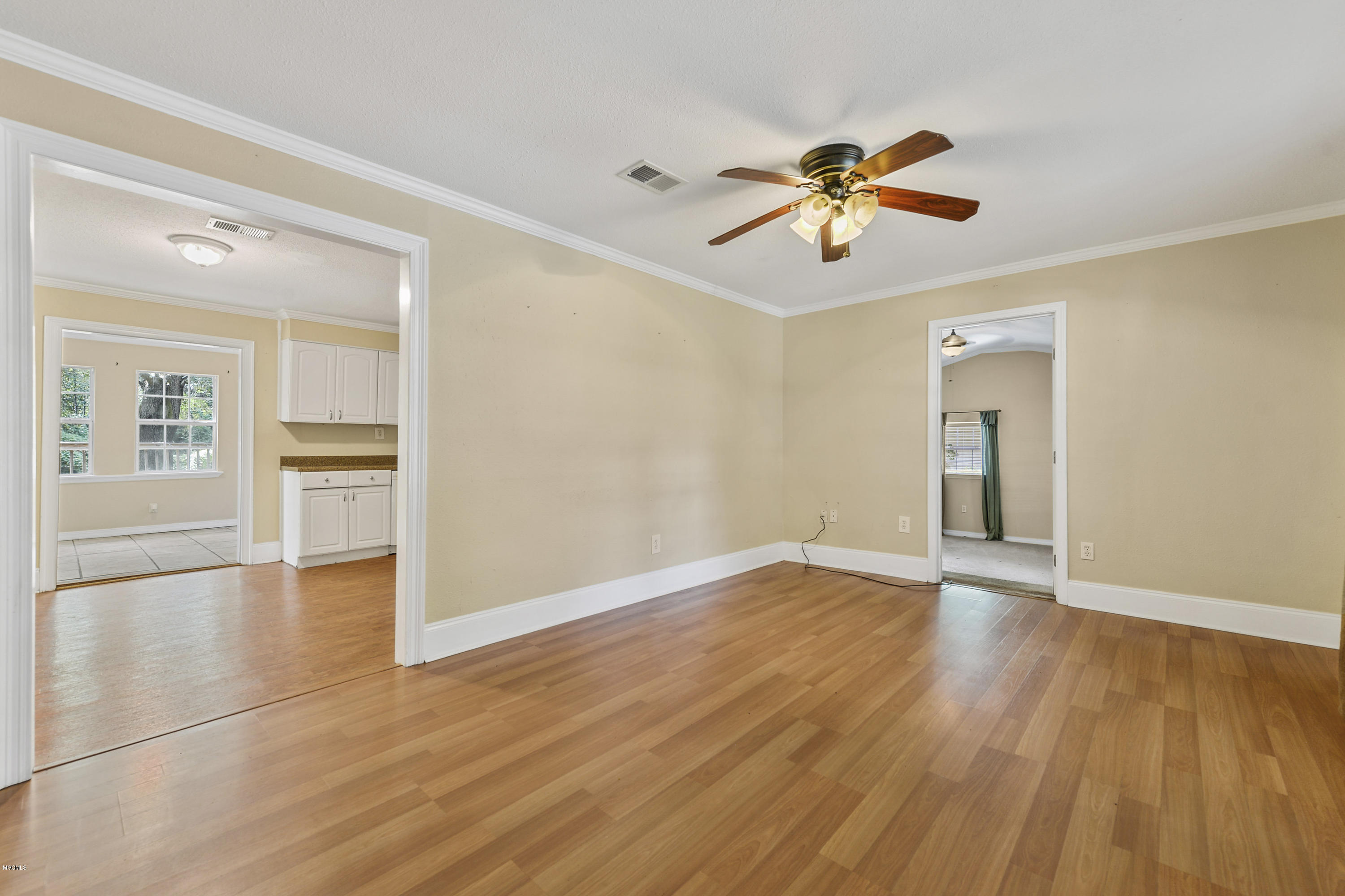 8473 Mary Road Biloxi, MS 39532 - Photo 6 of 24 006