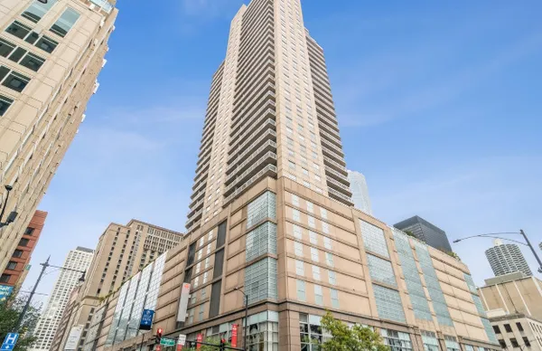 $2,575 | 545 North Dearborn Street, Unit 2308, Chicago, IL 60654