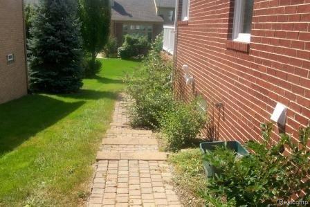 1052 Bloomview Circle Rochester, MI 48307 - Photo 3 of 25 Kodak 09172010 419