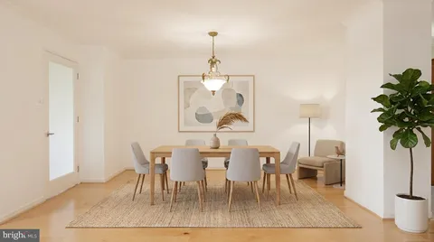 $475,000 | 1800 Old Meadow Road, Unit 813, McLean, VA 22102