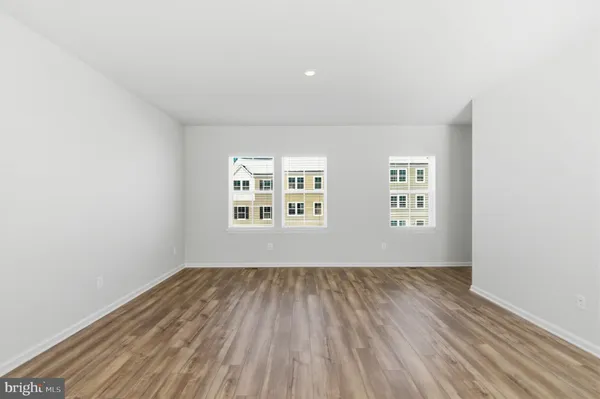 $1,950 | 406 18th Avenue, Ranson, WV 25438