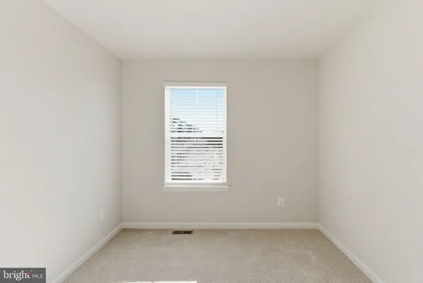 $1,950 | 406 18th Avenue, Ranson, WV 25438