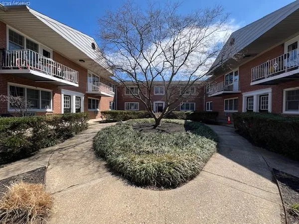 $2,950 | 100 Manhasset Avenue, Unit B2, Port Washington, NY 11050