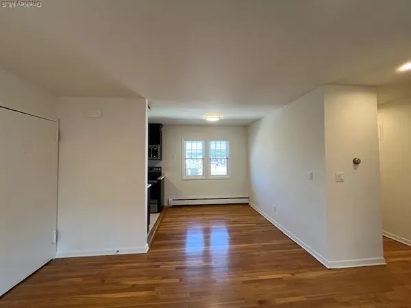 $2,950 | 100 Manhasset Avenue, Unit B2, Port Washington, NY 11050