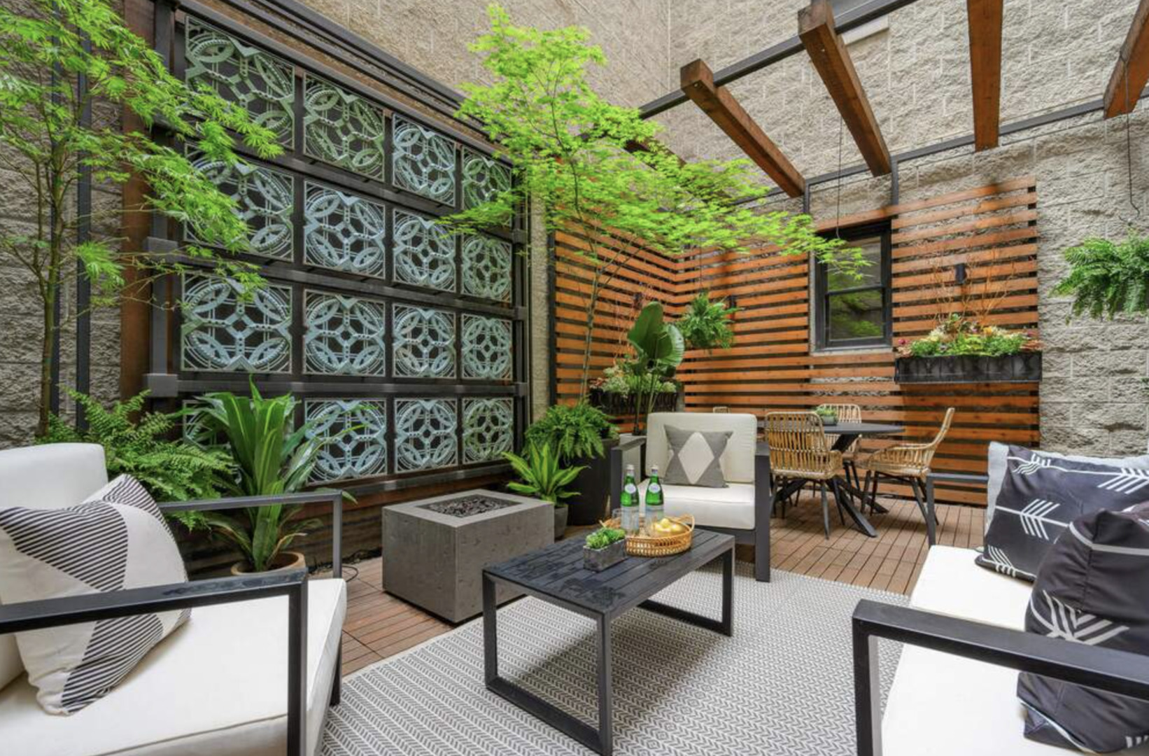 1112 North Dearborn Street, Unit 1 Chicago, IL 60610 - Photo 19 of 34 a view of a chairs and table in the patio