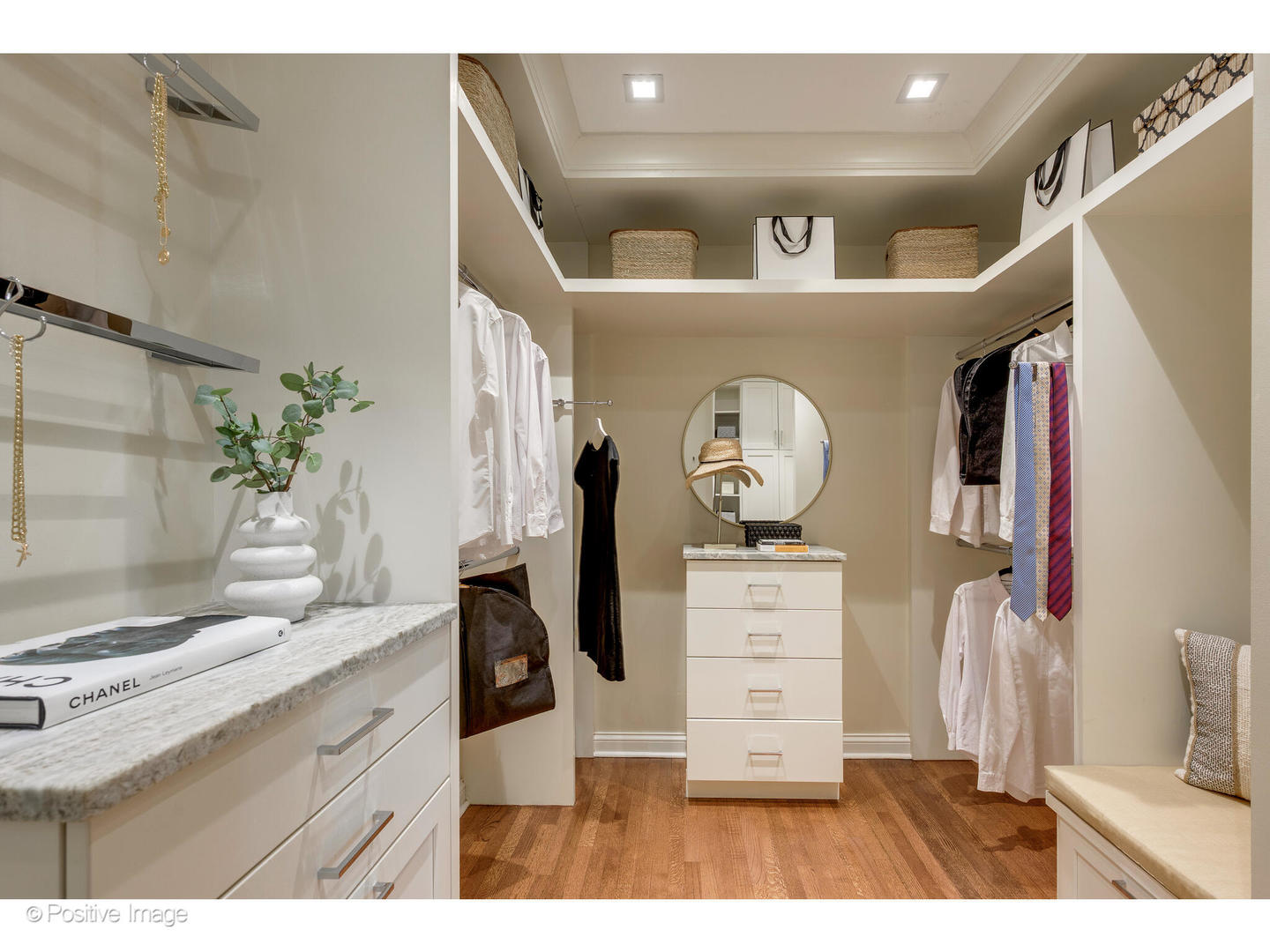 1112 North Dearborn Street, Unit 1 Chicago, IL 60610 - Photo 22 of 34 a view of living room and front door