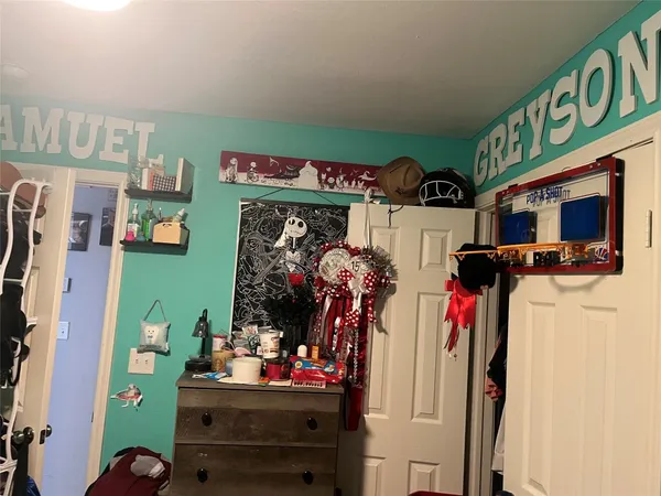 a view of walk in closet