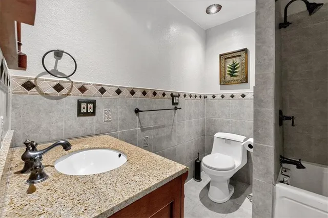 $300,000 | 7205 East 131 Street, Grandview, MO 64030