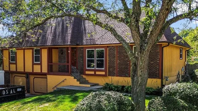 $300,000 | 7205 East 131 Street, Grandview, MO 64030