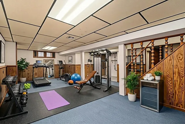 $205,000 | 9885 Hubert Avenue, Allen Park, MI 48101