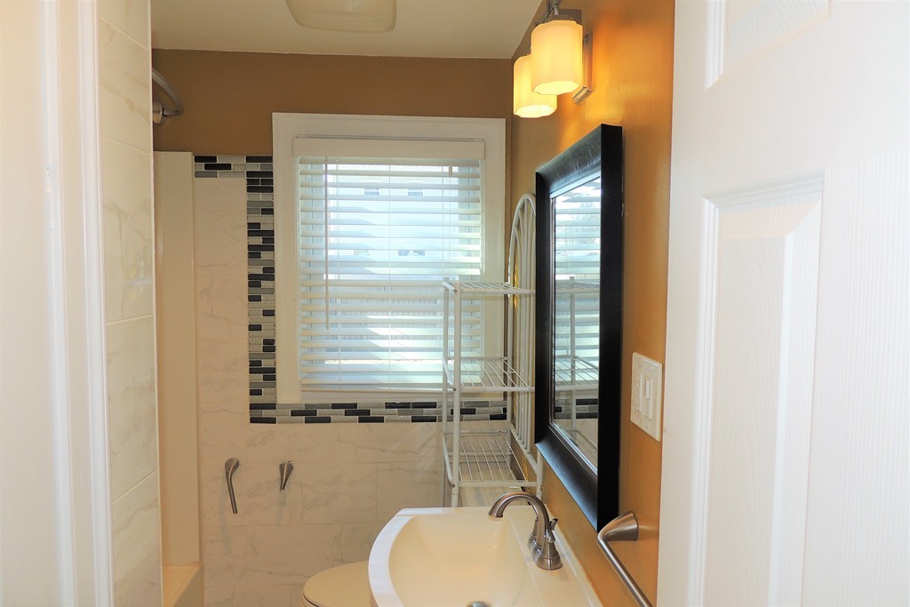 190 Leopold Street Springfield, MA 01119 - Photo 5 of 15 Gallery Image 5
