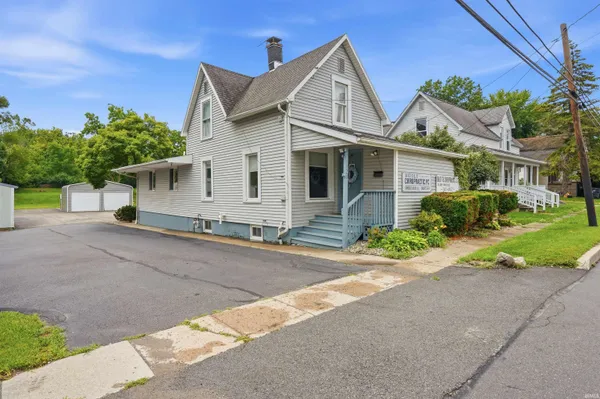 $175,000 | 208 East Whitley Street, Churubusco, IN 46723