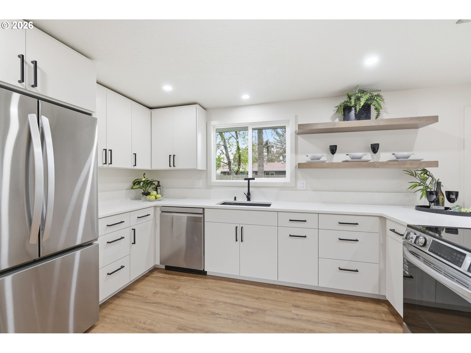 987 Travis Avenue Eugene, OR 97404 - Photo 13 of 35 Kitchen