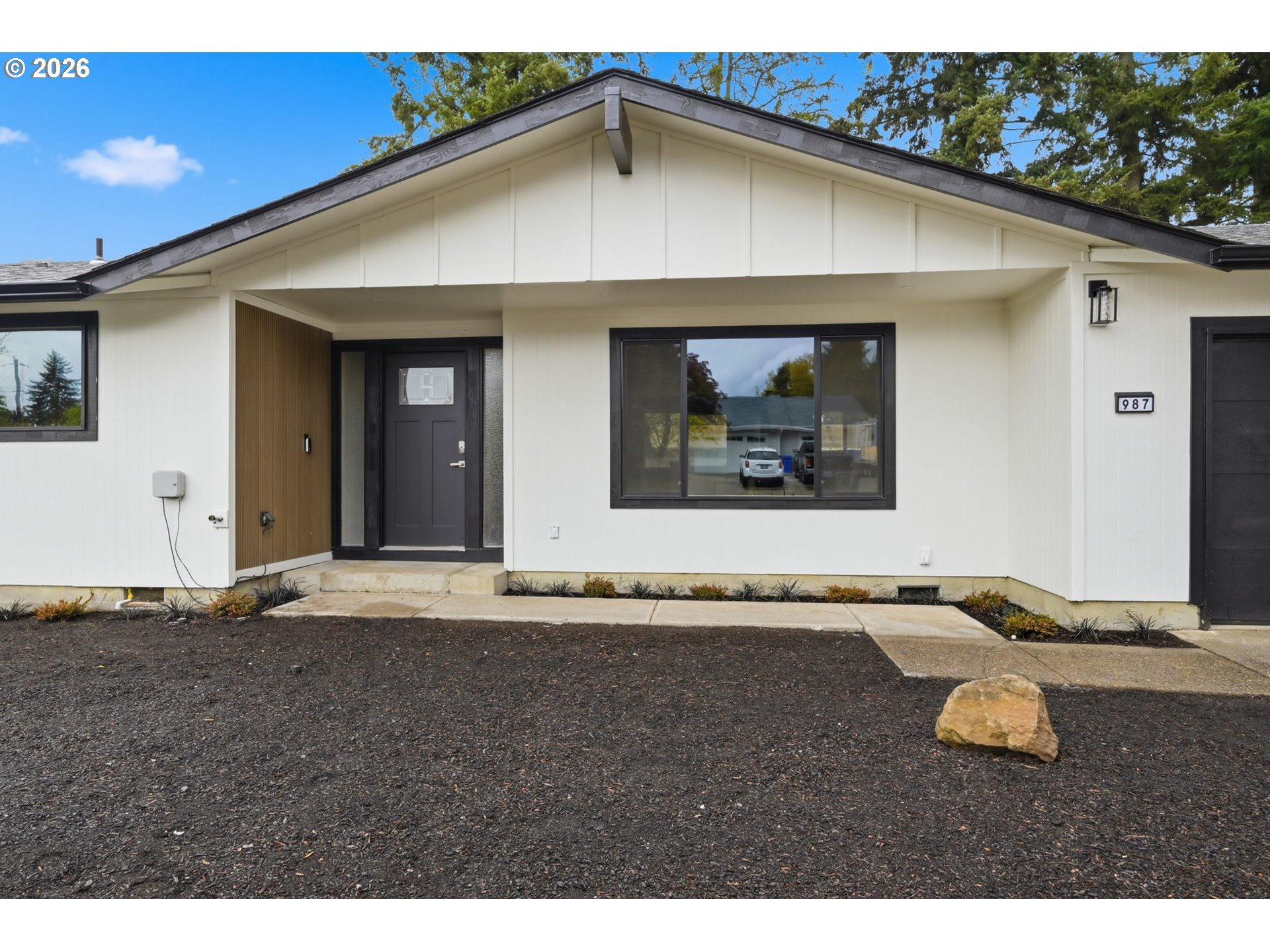 987 Travis Avenue Eugene, OR 97404 - Photo 2 of 35