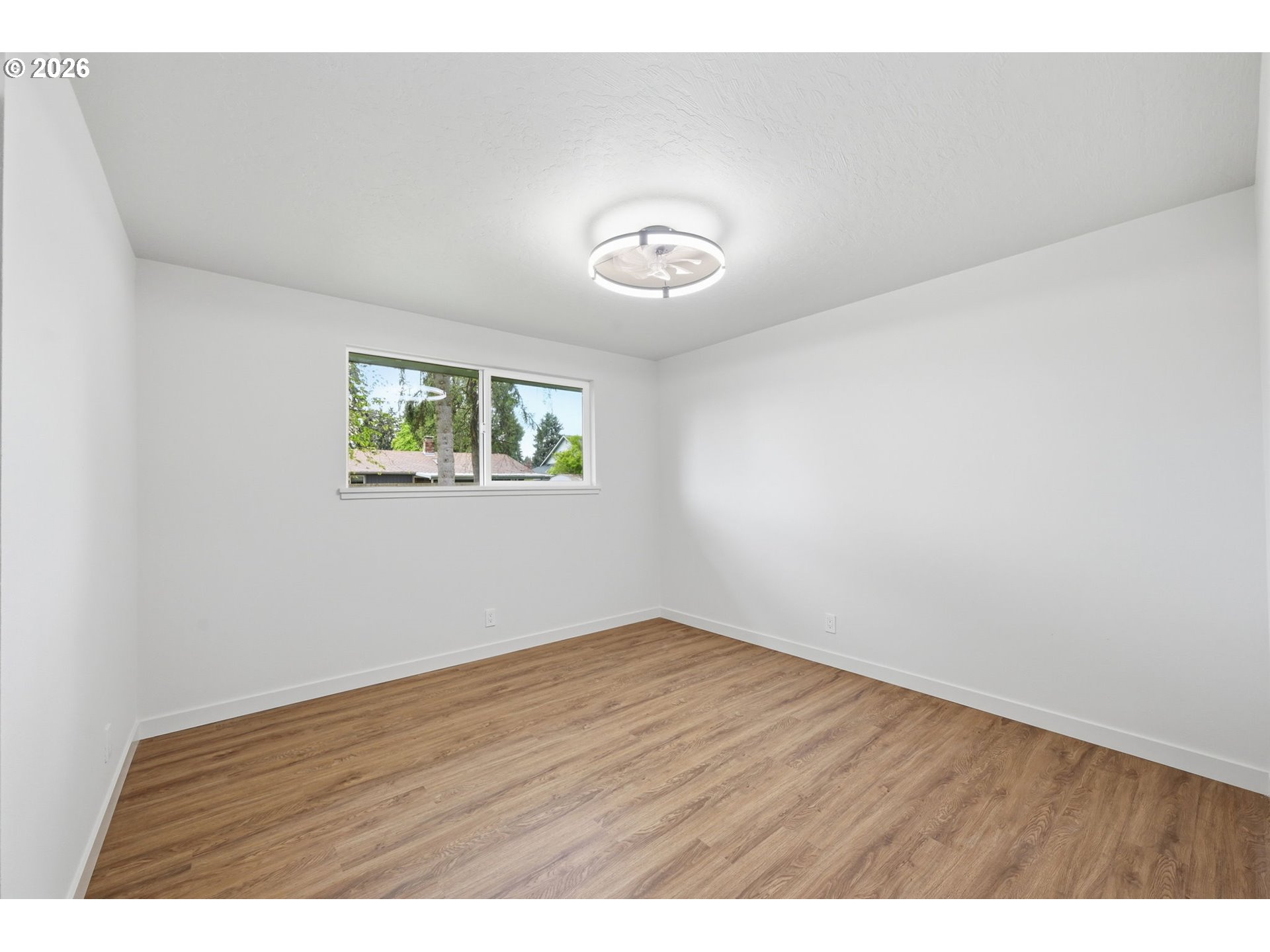 987 Travis Avenue Eugene, OR 97404 - Photo 28 of 35 Bedroom