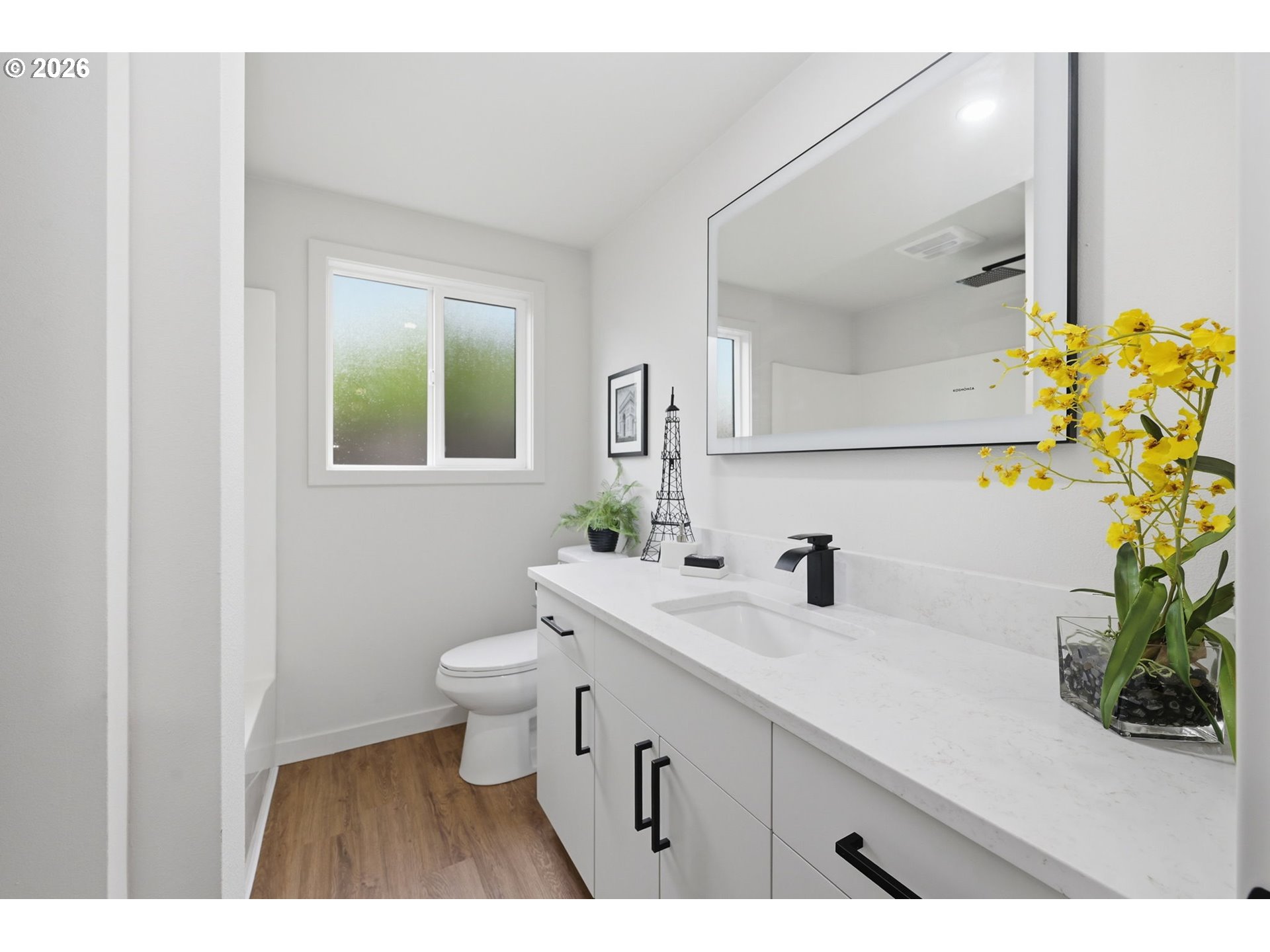 987 Travis Avenue Eugene, OR 97404 - Photo 29 of 35 Bathroom