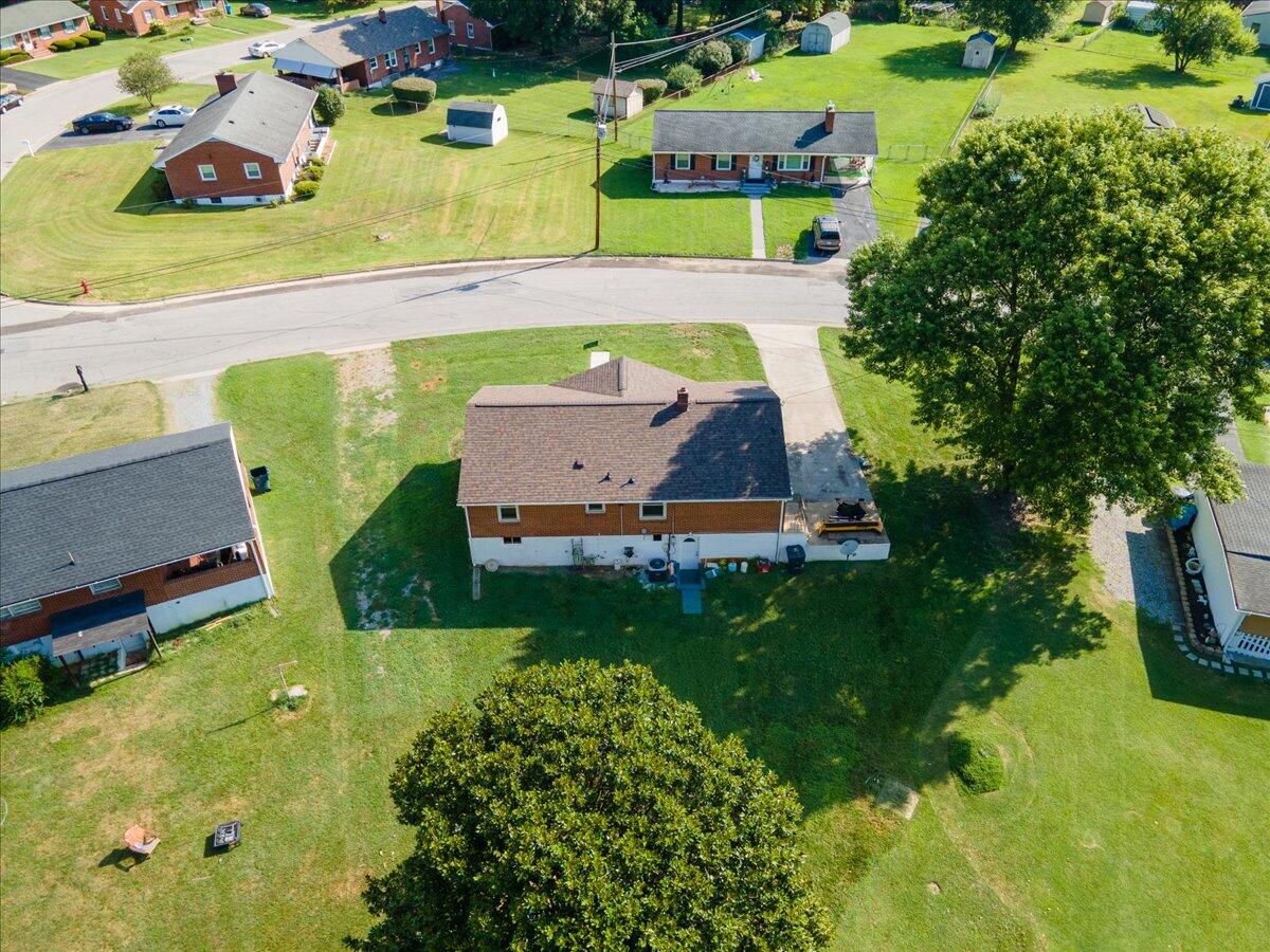 2048 Laura Road Northwest Roanoke, VA 24017 - Photo 43 of 50 43-Laura Rd-43