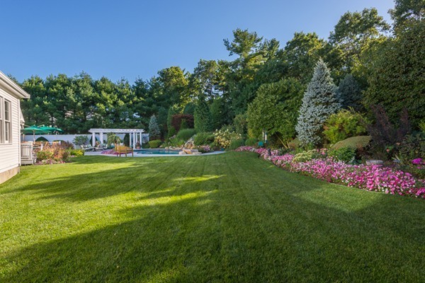 161 Hillcrest Road Marshfield, MA 02050 - Photo 4 of 5 Gallery Image 4