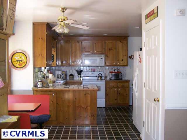 7931 Woodpecker Road Chesterfield, VA 23838 - Photo 2 of 6 Other - Kitchen