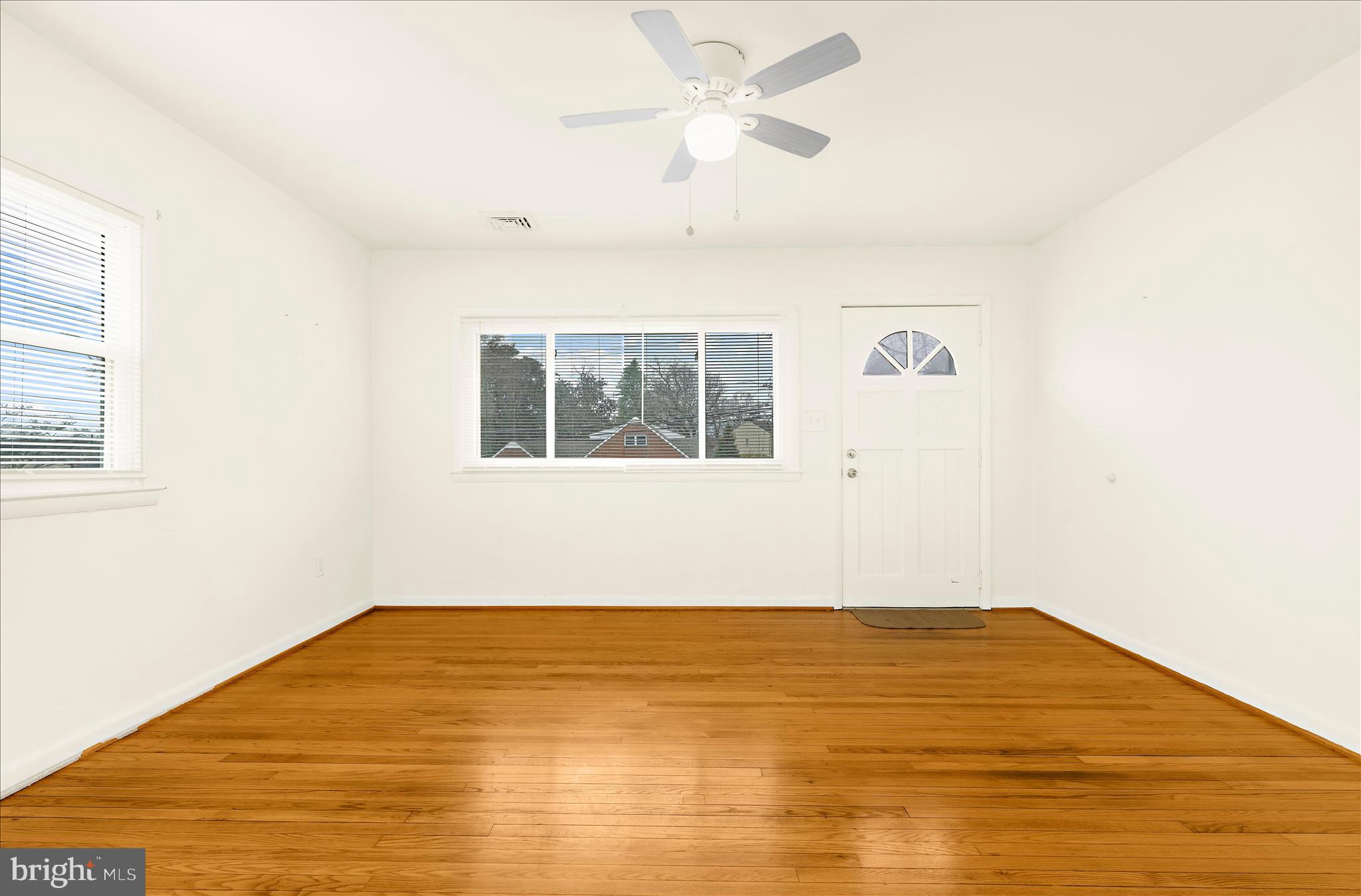 8229 Fort Smallwood Road Baltimore, MD 21226 - Photo 7 of 75 Gallery Image 7