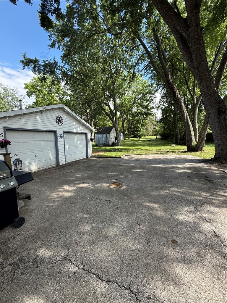 1529 West Ravina Park Road Decatur, IL 62526 - Photo 5 of 27