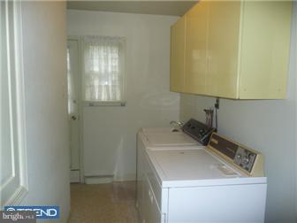 2106 Williamsburg Road Huntingdon Valley, PA 19006 - Photo 11 of 12 Laundry Room