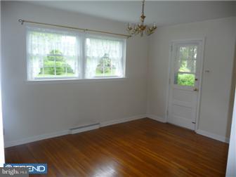 2106 Williamsburg Road Huntingdon Valley, PA 19006 - Photo 4 of 12 Dining Room