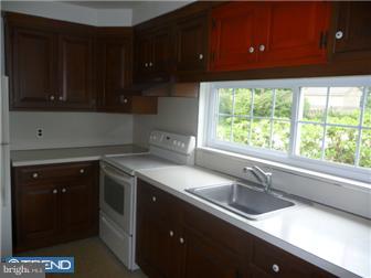 2106 Williamsburg Road Huntingdon Valley, PA 19006 - Photo 5 of 12 Kitchen