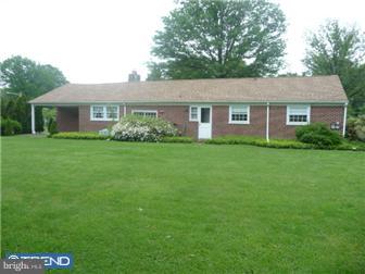 2106 Williamsburg Road Huntingdon Valley, PA 19006 - Photo 10 of 12 Exterior Back