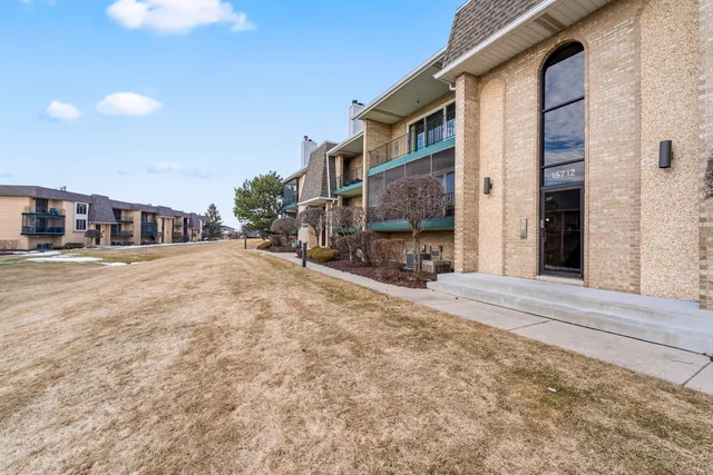 $259,900 | 15712 South Sunset Ridge Court, Unit 1N, Orland Park, IL 60462
