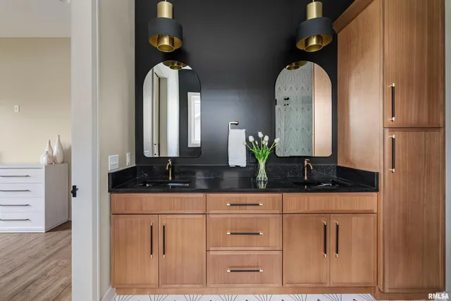 $875,000 | 6638 Pelican Street, Bettendorf, IA 52722