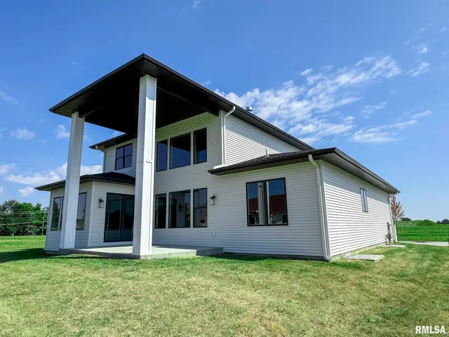 $875,000 | 6638 Pelican Street, Bettendorf, IA 52722