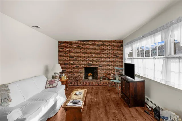 $840,000 | 182 Connetquot Drive, Oakdale, NY 11769