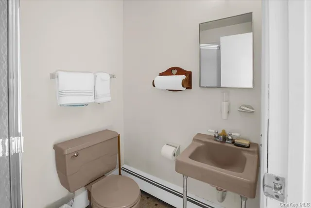 $840,000 | 182 Connetquot Drive, Oakdale, NY 11769