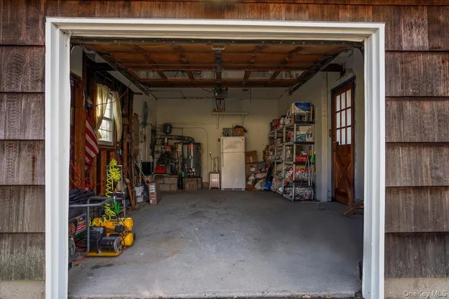 $840,000 | 182 Connetquot Drive, Oakdale, NY 11769