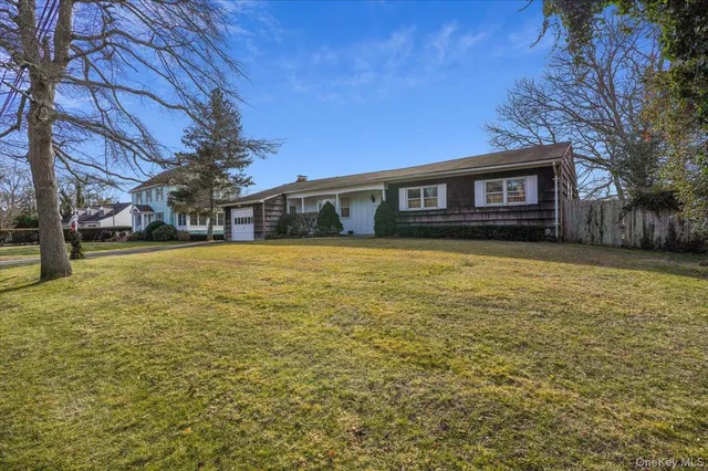 $840,000 | 182 Connetquot Drive, Oakdale, NY 11769