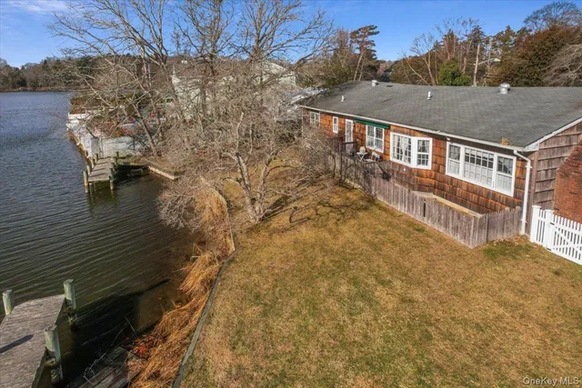 $840,000 | 182 Connetquot Drive, Oakdale, NY 11769