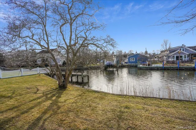 $840,000 | 182 Connetquot Drive, Oakdale, NY 11769